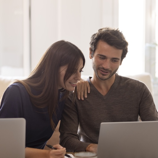 close-up-people-working-from-home